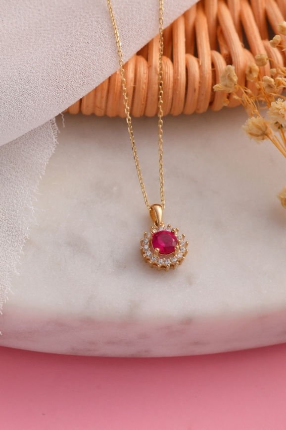 14 Ayar Mini Oval Yakut Taşlı Altın Kolye