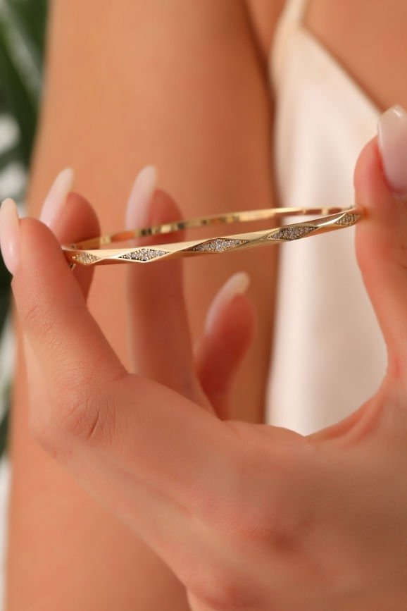 14 Ayar 3mm Fantazi Altın Kelepçe